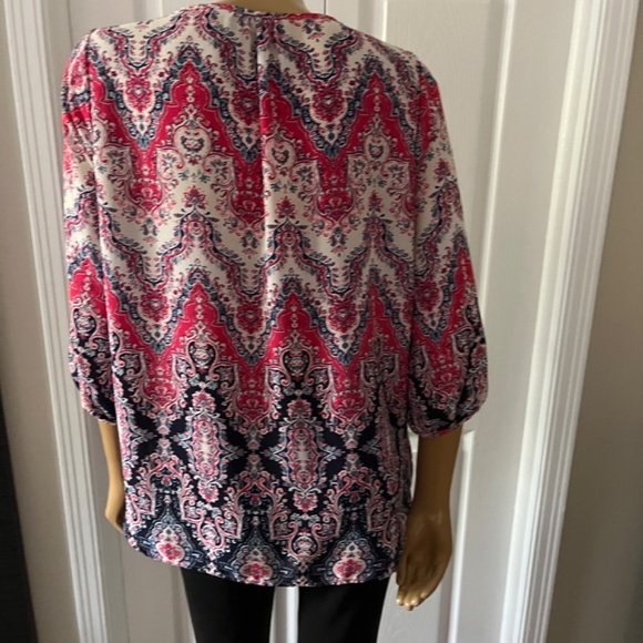 Top - Picture 2 of 4